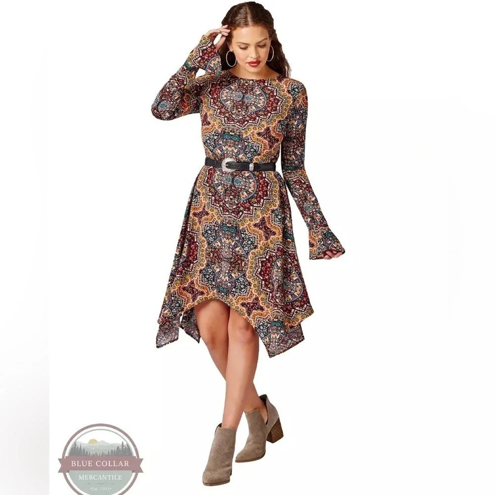 RETRO BELL SLEEVE
HANDKERCHIEF HEM DRESS
IN DUNE 112322113 size S